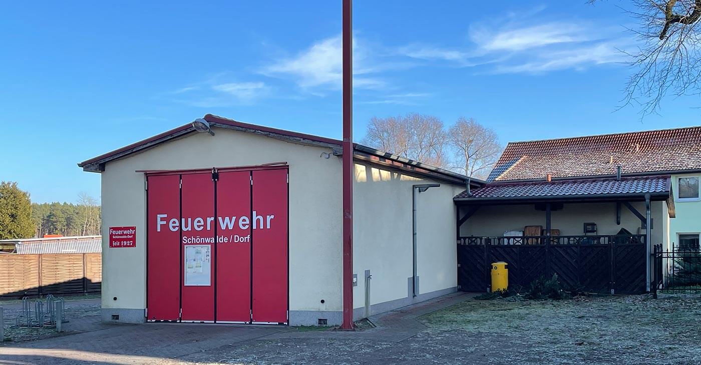 Feuerwehrhaus-Freiwillige-Feuerwehr-Schoenwalde-Dorf